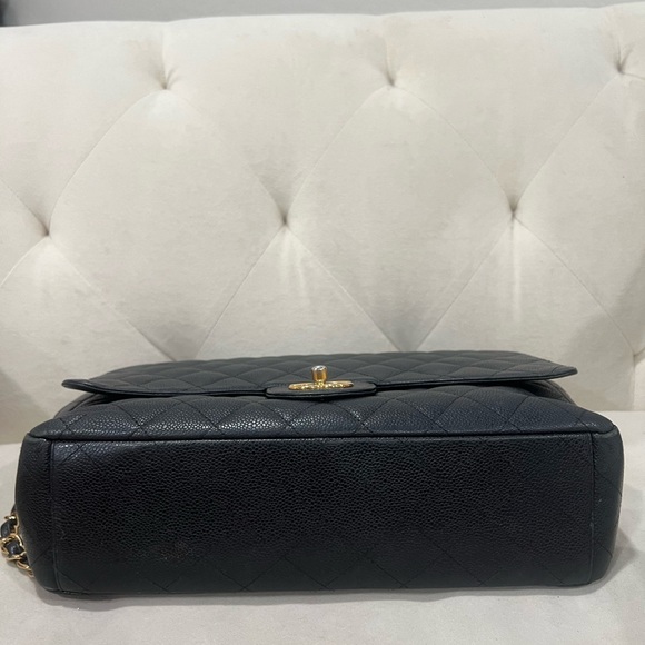 Chanel Classic Caviar Maxi Double Flap - Picture 4 of 11